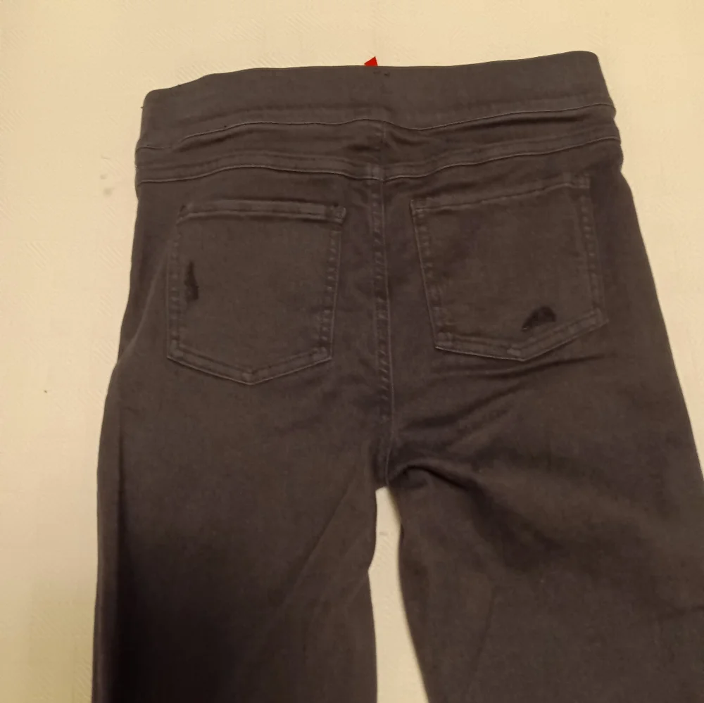 Spanx Vintage Black Distressed Ankle Jean Leggings Size S - Picture 3 of 11